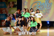[TF포토] 굿데이, 상큼 발랄 데뷔 무대