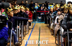 [TF사진관] 초등학교 입학, 낯설지만 설레는 마음으로~