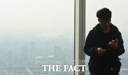 [TF포토] 미세먼지에 갇혀버린 '잿빛 도심'
