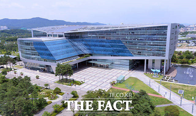 ?src=http%3A%2F%2Fimgnews.naver.net%2Fimage%2F5362%2F2018%2F07%2F23%2F201817421532320835_20180723135703648.jpg&amp;type=sc960_832