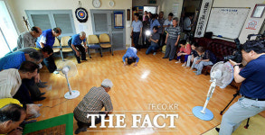 [TF사진관] 선풍기 든 박원순 시장, 커다란 에어컨에 당황