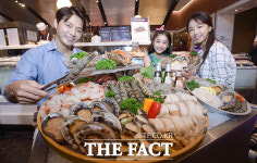 [TF포토] 피서지에서도 해산물 간편하게 조리해 드세요~