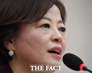 [TF포토] 진선미, 청문회서 긴장? 감동?...눈물 글썽