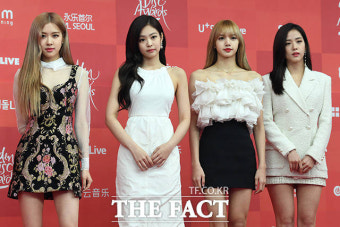 [TF포토] 블랙핑크 제니, '사랑하면 예뻐져요~'
