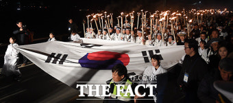 [TF포토] 횃불 밝힌 시민들, 100년 전 그날의 함성 대한독립만세!