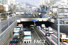 [TF포토기획] 붕괴 공포에 떠는 인천 삼두아파트...지하 터널 위 균열 심각