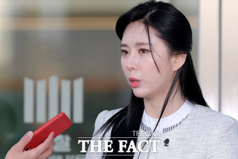 [TF포토] '장자연 사건' 목격자 윤지오, ‘눈시울 글썽'
