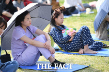 [TF포토] 다함께 멍때려 봐요!…2019 한강 멍때리기 대회