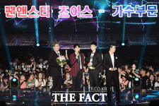  [TMA포토]슈퍼주니어, 팬들이 직접 뽑은 팬앤스타 2관왕 달성!