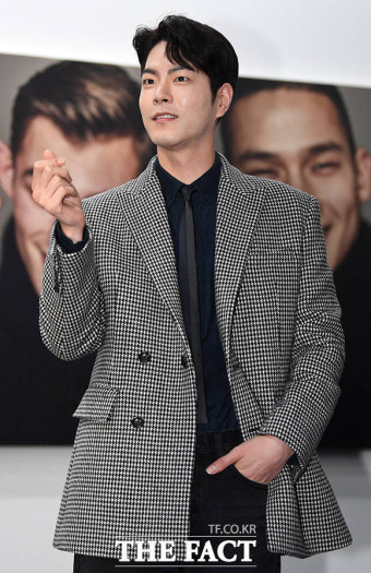 [TF포토] 홍종현, '여심 저격하는 쌍하트!'