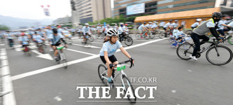 [TF포토] 도로를 자유롭게 달리자…2019 서울자전거대행진