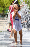 [TF포토] 시간 가는 줄 모르는 ‘즐거운 물놀이’