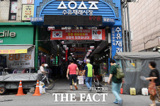 [TF포토] 일본제품 불매운동 동참한 수유 재래시장