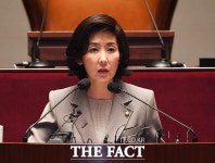 [TF포토] 대정부질문 앞두고 조국 사퇴 촉구하는 나경원 원내대표