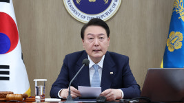 Yoon says S. Korea must adjust regulatory, labor systems to global standards