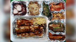 S. Koreans send hot meals to help medical staff