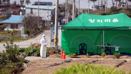 Village in Jeollabuk-do Province put in isolation over virus outbreak