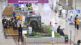 S. Korea reports 102 new COVID-19 cases on Tuesday