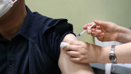 126,000 S. Korean soldiers over age of 30 to receive AstraZeneca vaccine