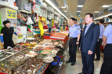 남해해경본부, 메르스 타격 전통시장 찾아
