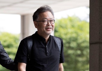 '총선 홍보비리 의혹' 조동원 소환… 檢, 조사 중