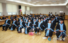 서산 해미종합시장 상인들 졸업장 받다