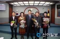 진안군의회, 지방자치의 날 맞아 유공자 표창