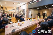 구미시 열린나래 북카페 개관