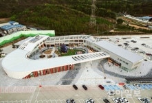 지금껏 보지 못했던…서해안고속道 매송휴게소 그랜드 오픈