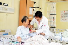 [포토] 상주적십자병원, ‘어버이날 카네이션 행사’ 진행