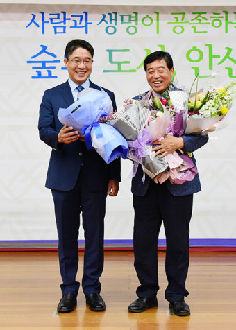윤화섭 안산시장 당선인, 당선증 수령