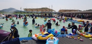 시흥갯골생태공원 도심 속의 피서지 해수체험장 폐장