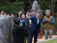 文대통령, 한글날 맞아 세종대왕 영릉 방문