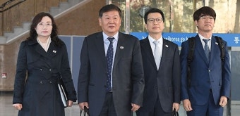 남북체육회담 대표단 출발…