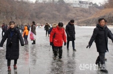 “철원한탄강 얼음트레킹 축제 준비하세요”