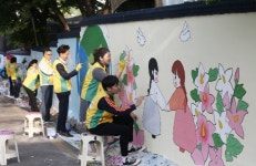 인천 계산역 일대 낡은 담벼락 벽화로 활력