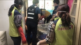 경기 시흥경찰 능곡파출소 이웃주민위해 대청소