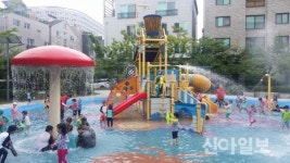 “무더위야 가라”…남동, 공원 무료 물놀이장 개장