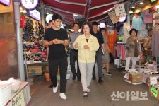 강동구의회, 둔촌역 전통시장 현장방문