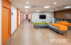 용산구, 치매안심센터 운영 10주년…새단장식 개최