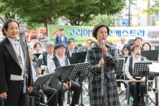 [포토] ‘찾아가는 작은 연주회’ 참석한 김수영 양천구청장