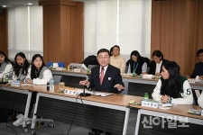 군수, 청소년과 통하다 예산군 프로그램 진행