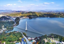 예산 ‘산업형 관광도시’ 도약… 예당호 출렁다리 등 성과