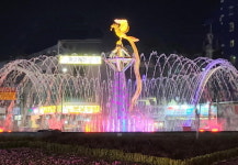 진주시, 봉곡광장 분수와 조화되는 봉황 조각작품설치 마무리