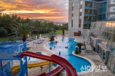 휘닉스 제주 야외풀 개장…호캉스 라이트 패키지도 출시