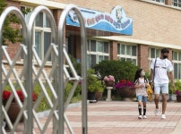 학생·교사 확진 잇따라… 서울·경북·부천 일부 초등학교 등교 연기