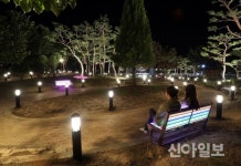 밀양시, 표충비각공원에 ‘불빛정원 점등식’ 가져