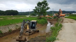 포항 청하면행정복지센터, 우수기 대비 하상정비 실시