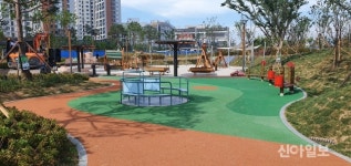 [포토] 땀 흘리며 노는 행복 놀이터 개장