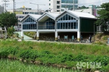 은평구, 주민 위한 ‘불광천 어르신 쉼터’ 운영